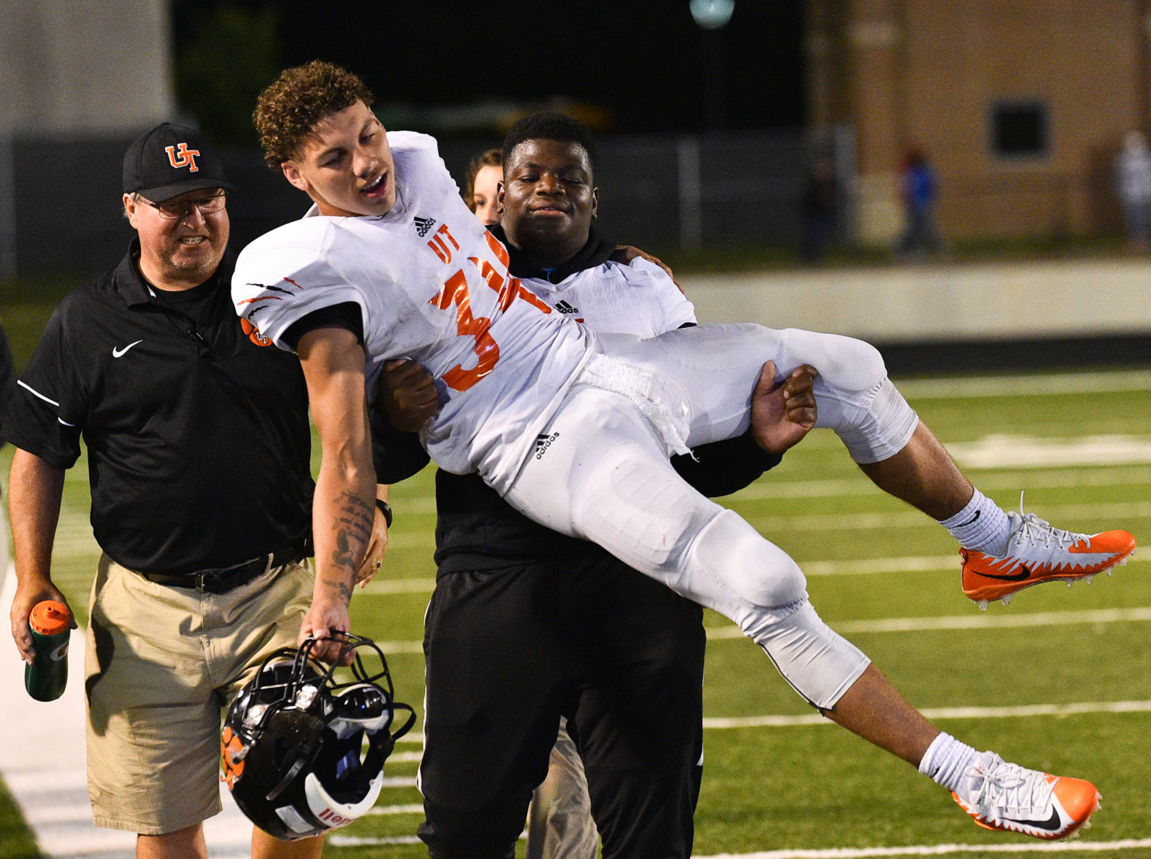 083019-qct-spt-ut-west-football-226a.jpg